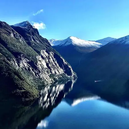 Apartment Lovise Mountain Stranda (More og Romsdal)