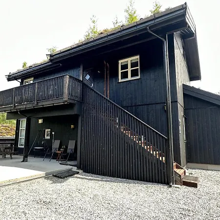 Lovise Mountain * Stranda (More og Romsdal)