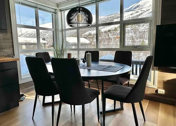 Lovise Mountain * Stranda (More og Romsdal)